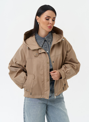 Короткая женская ветровка с капюшоном