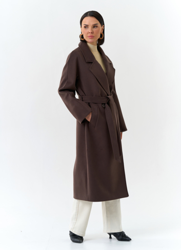 Женское пальто с английским воротником