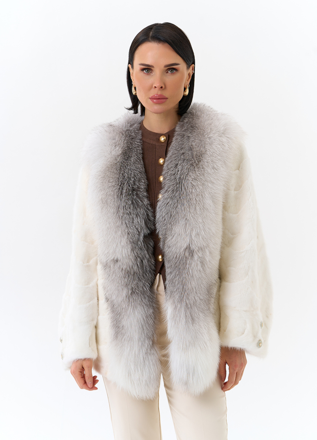 Шуба из норки с отделкой из меха лисы модель № 32205 в рассрочку