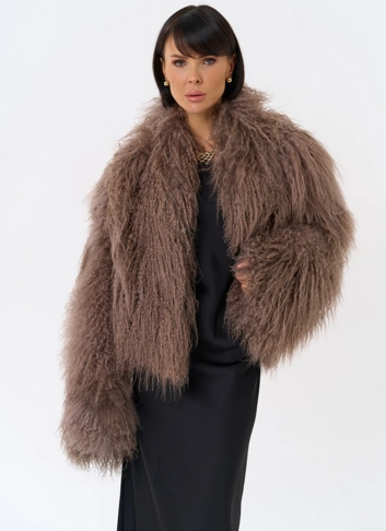 Короткая шуба из ламы