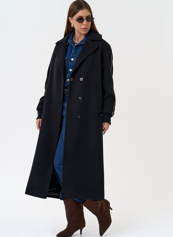 Женское пальто с декоративными молниями