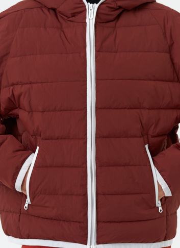 Женская утепленная куртка в бордовом цвете