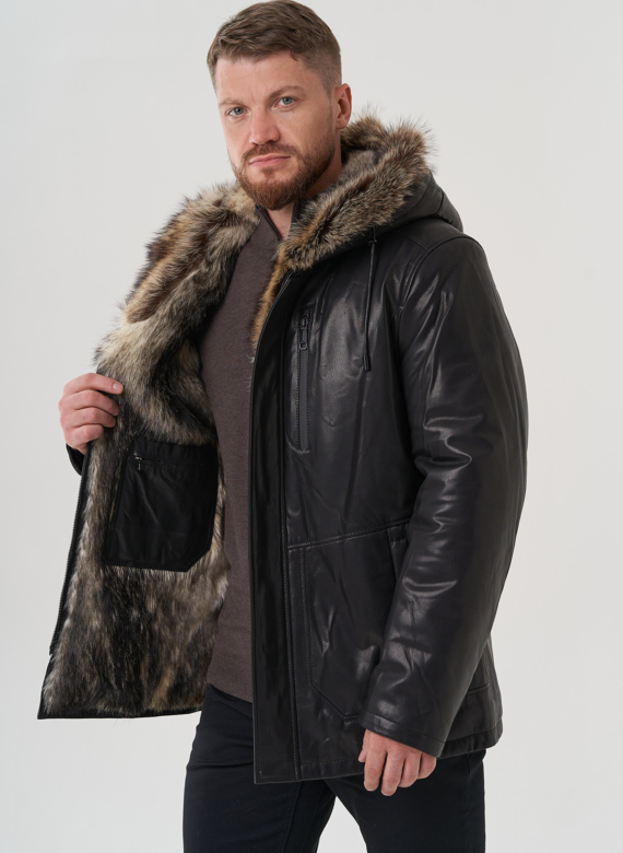 Мужская куртка с капюшоном на мехе из волка