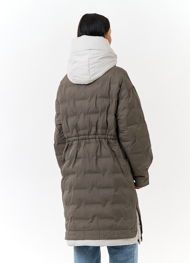 фото Женское утепленное пальто с капюшоном модель № 32798