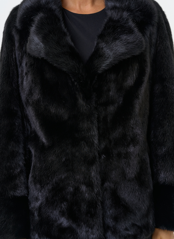 Куртка из меха норки с английским воротником