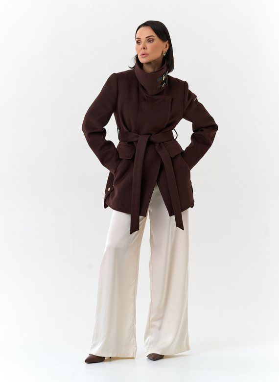 Женское укороченное пальто с воротником стойкой