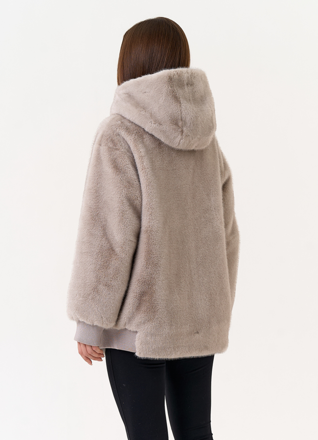 фото Женская куртка из эко меха с капюшоном модель № 31253