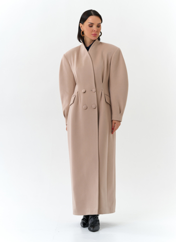 Женское длинное пальто с акцентными рукавами