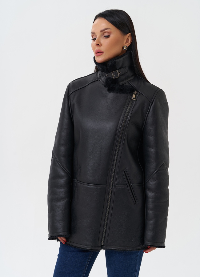 Женская дубленка черного цвета  модель № 28703 универмаг малина