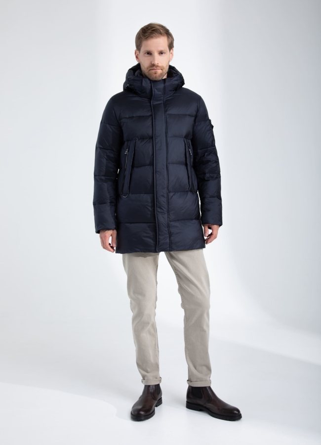 Пуховик мужской синего цвета с капюшоном  модель № 25789 меха малина