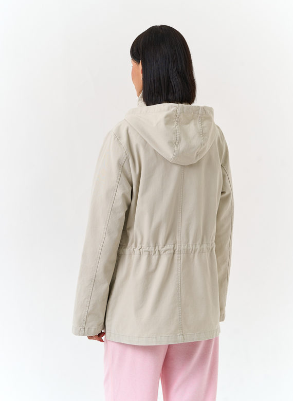 Женская ветровка с капюшоном