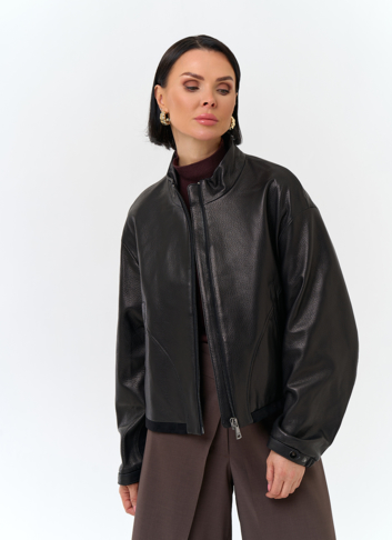 Женская короткая куртка из натуральной кожи