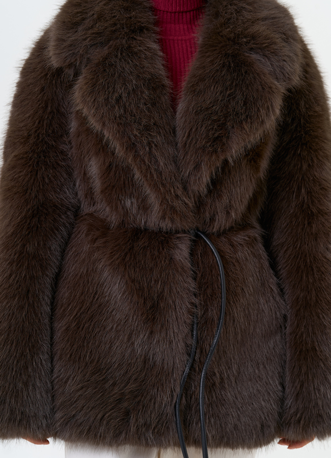 Женская шуба из эко меха с английским воротником модель № 31260 универмаг малина