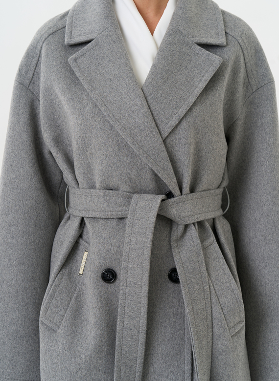 Женское укороченное пальто в сером цвете