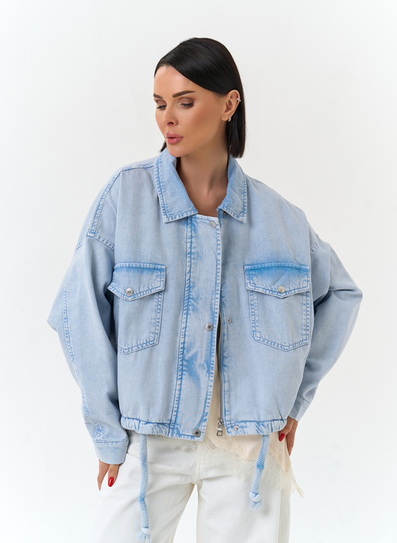 Женская объемная джинсовая куртка 