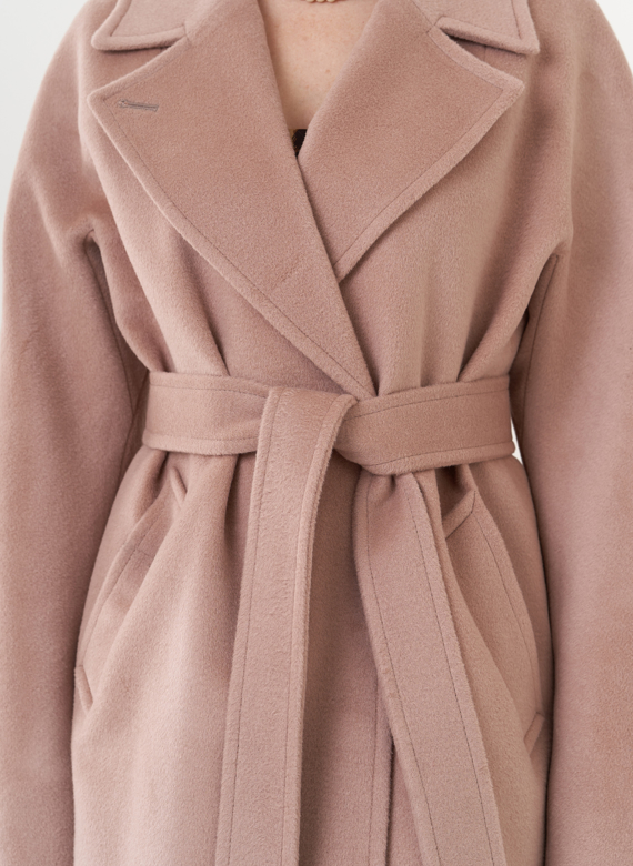 Пальто с английским воротником