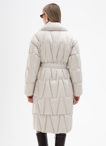 Женский пуховик с английским воротником