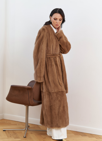 Женская длинная шуба из меха норки