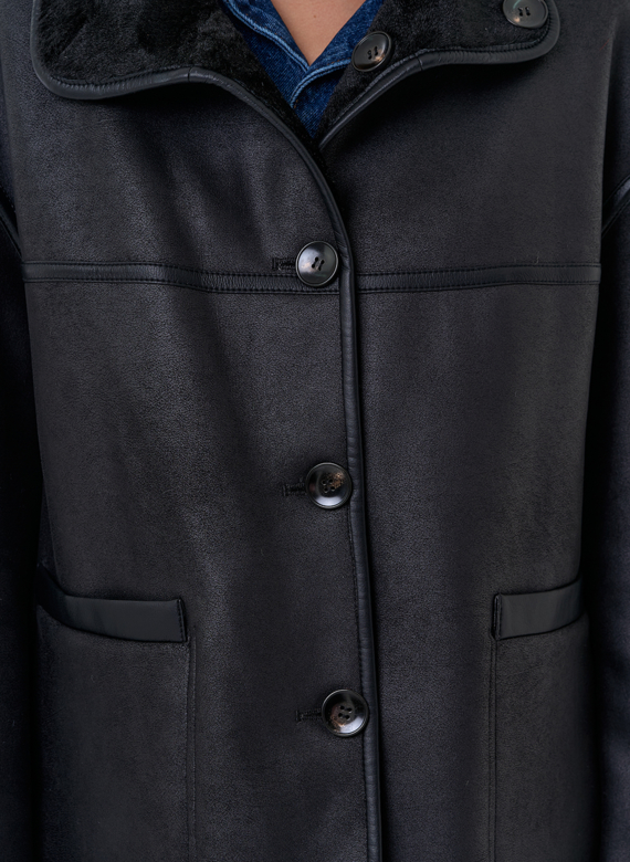 Женская двухсторонняя дубленка из эко замши в черном цвете