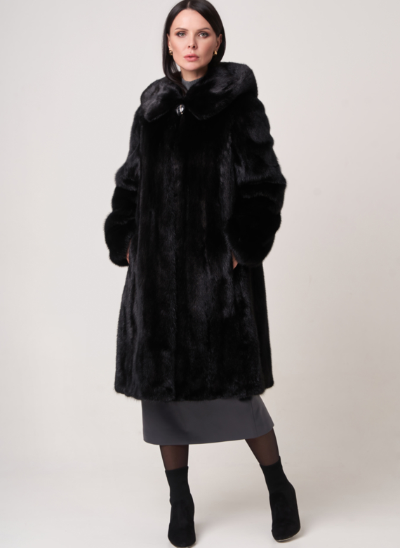 Шуба черного цвета 