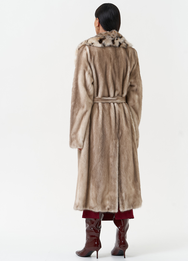 Женская шуба из меха норки с воротником из меха рыси модель № 30669 в рассрочку