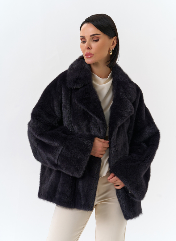 Шуба из меха норки с английским воротником