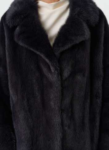 Шуба из меха норки с английским воротником