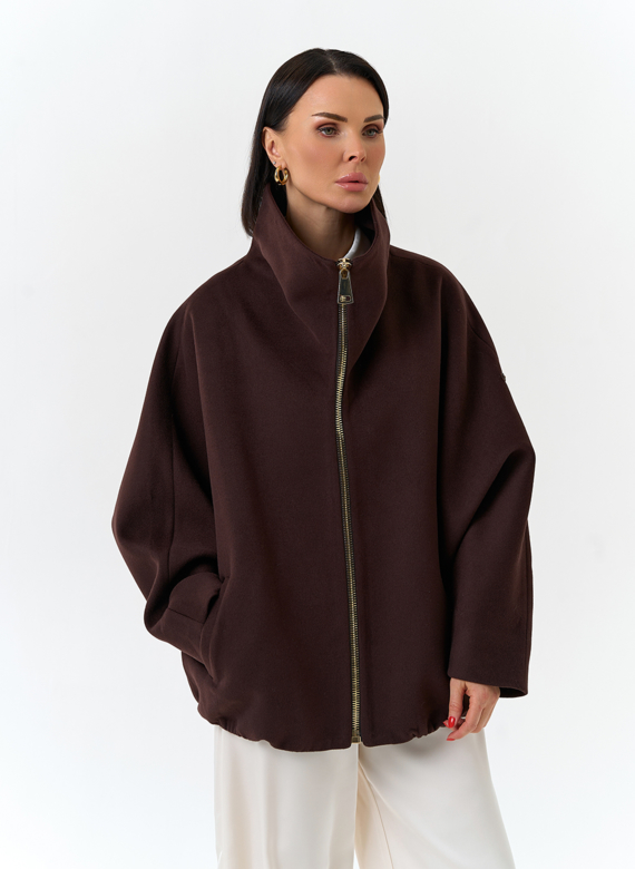 Женское укороченное пальто с высоким воротником